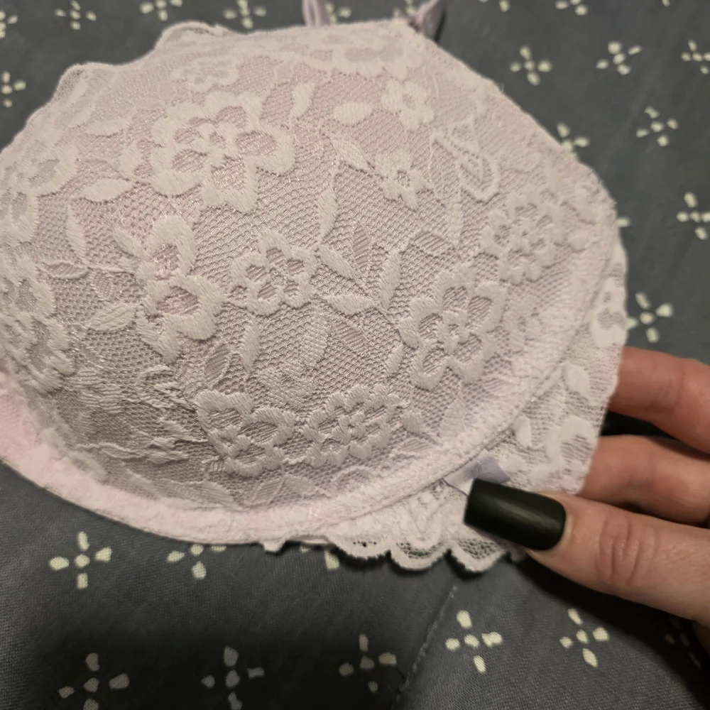 Victoria's Secret Lavender Lace Bra - Picture 2 of 8